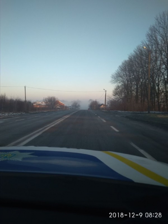 Водіїв попереджають про сильну ожеледь і туман на дорогах Буковини