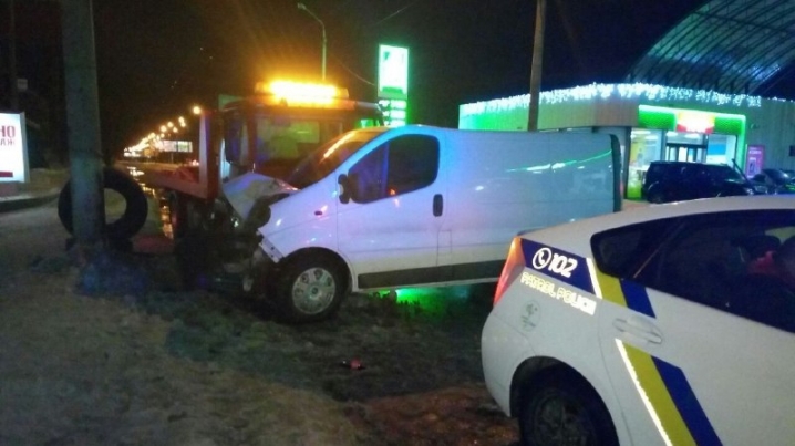 Аварія біля «Калинки»: один з водіїв отримав травми голови