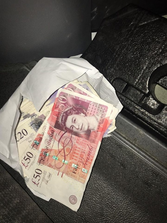 Везли наркотики, валюту і цигарки у Велику Британію: на Буковині виявили контрабандистів