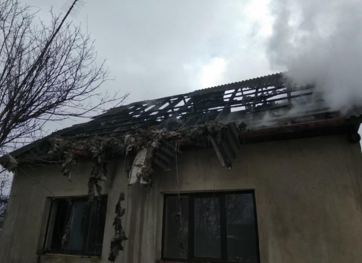 У Ропчі спалахнув житловий будинок