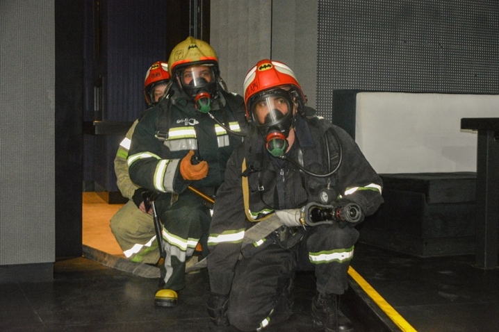 Пожежа у диско-клубі: чернівецькі рятувальники провели масштабні навчання