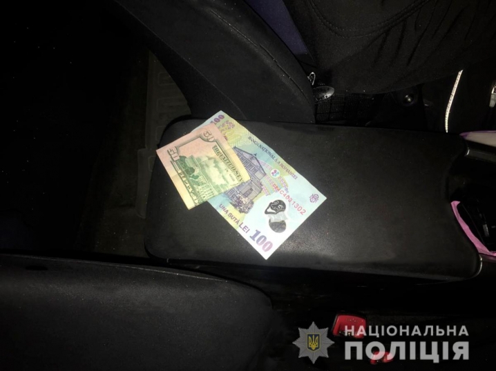 На Буковині нетверезий водій намагався підкупити поліцейських