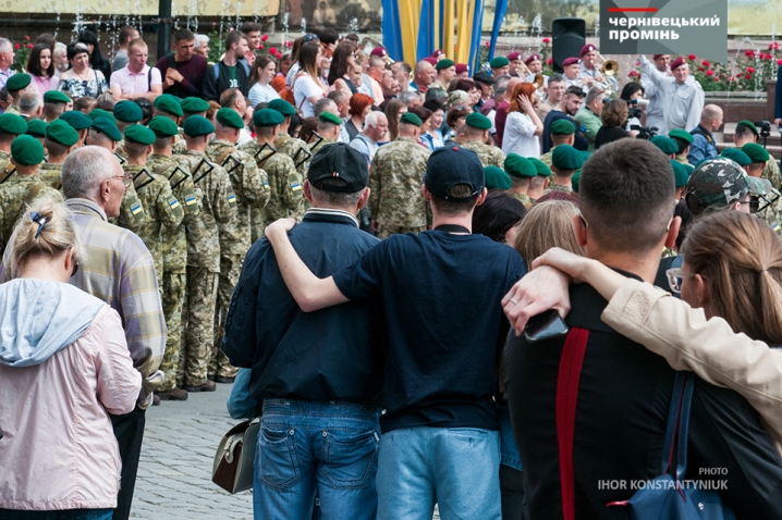 У Чернівцях строковики-прикордонники склали присягу на вірність українському народові