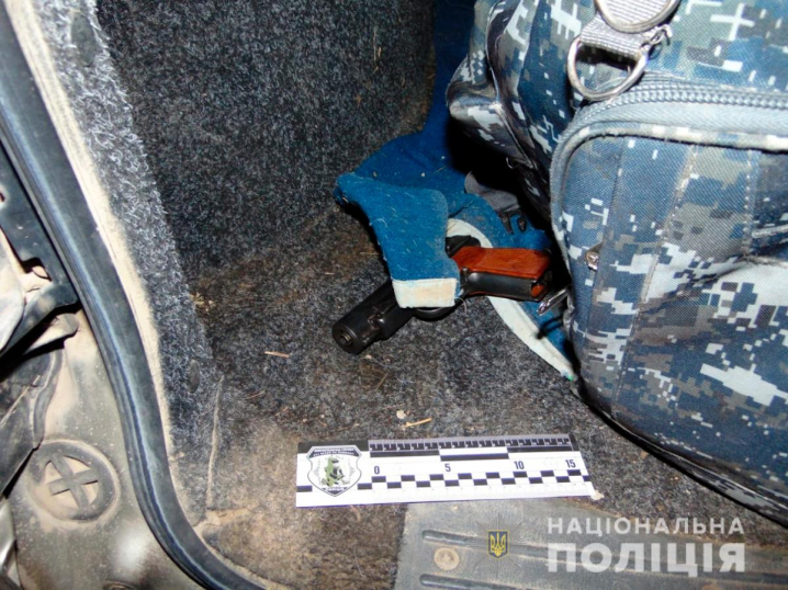 Стрілянина на Путильщині: того ж вечора у цьому селі затримали джип, нашпигований боєприпасами