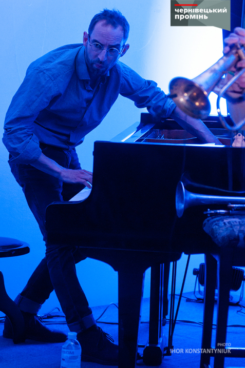 Французький квартет OLD AND NEW SONGS дав чернівчанам джазу