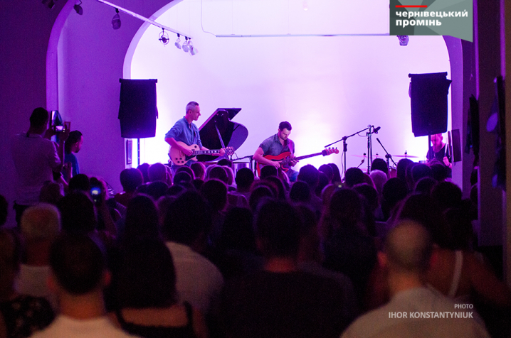 Французький квартет OLD AND NEW SONGS дав чернівчанам джазу
