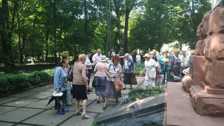 У парку ім. Шевченка вшановували пам'ять жертв війни