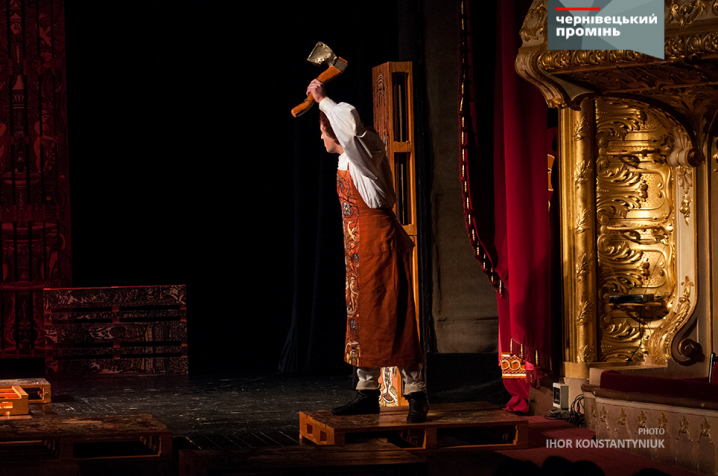 У Чернівецькому драмтеатрі прем’єра – вистава «Скапен-штукар»