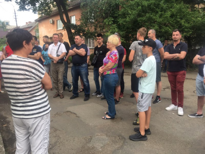 Мешканці вимагають відремонтувати вулицю Щербанюка