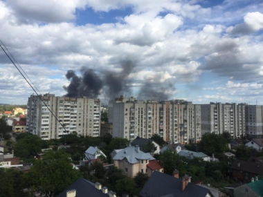 На залізничному вокзалі у Львові масштабна пожежа