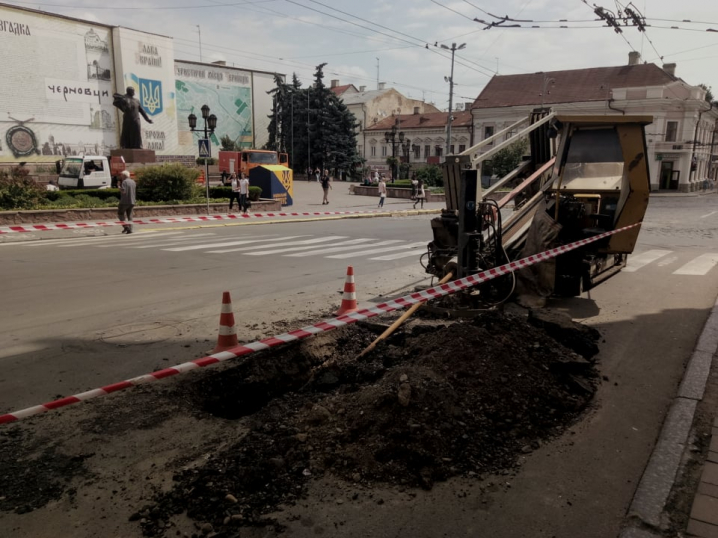 На Університетській газовики замінюють мережі