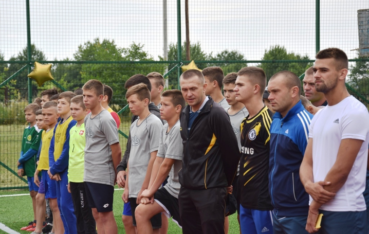 У Старому Вовчинці відкрили спортивний майданчик