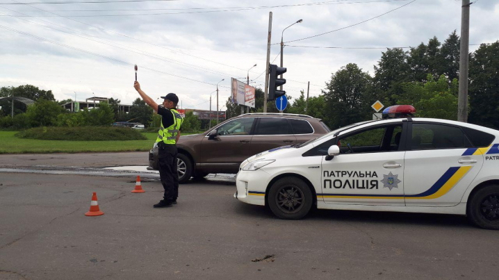 Активісти перекрили вулиці Хотинську та Лукіяновича у Чернівцях