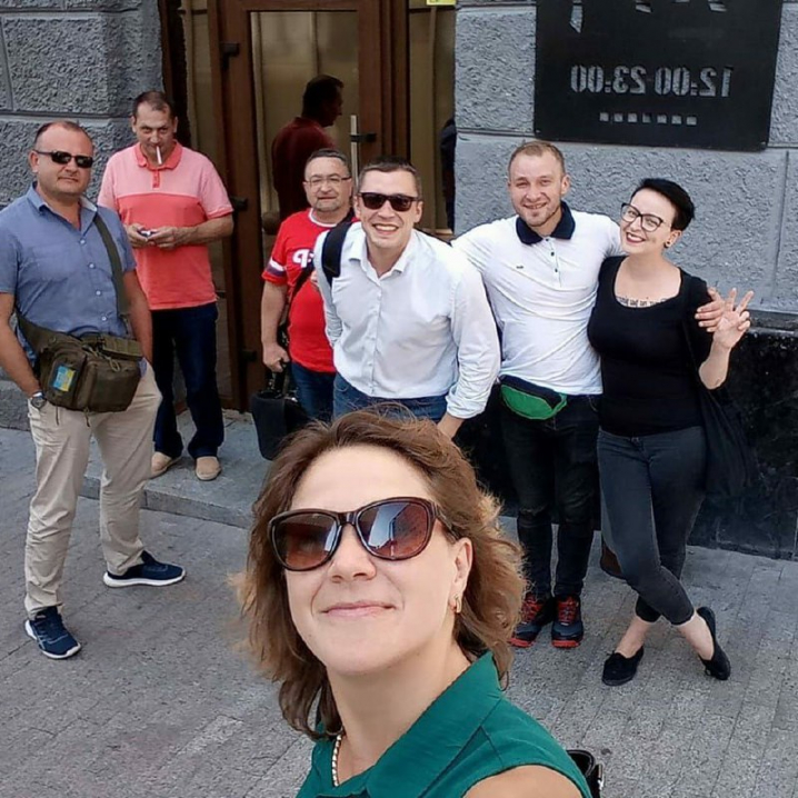 На створення масовки на суді у Каспрука витратили 15 тисяч гривень На створення масовки на суді у Каспрука витратили 15 тисяч гривень