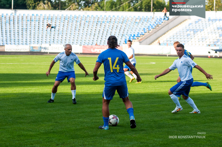 До Чернівців завітали футбольні зірки київського «Динамо»