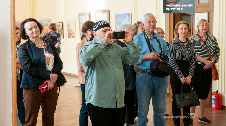 В Художньому музеї відкрилася виставка міських пейзажів відомих історичних та культурних перлин Чернівців