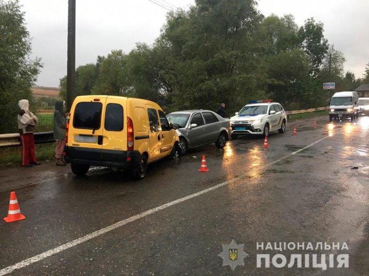 На Новоселиччині зіткнулися дві іномарки. Є потерпілі