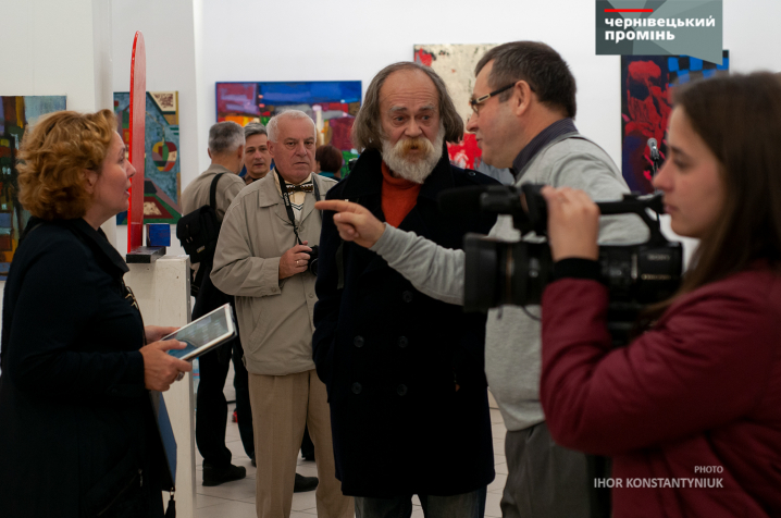 У Чернівцях відкрили виставку абстрактного мистецтва "АRT-AKT"