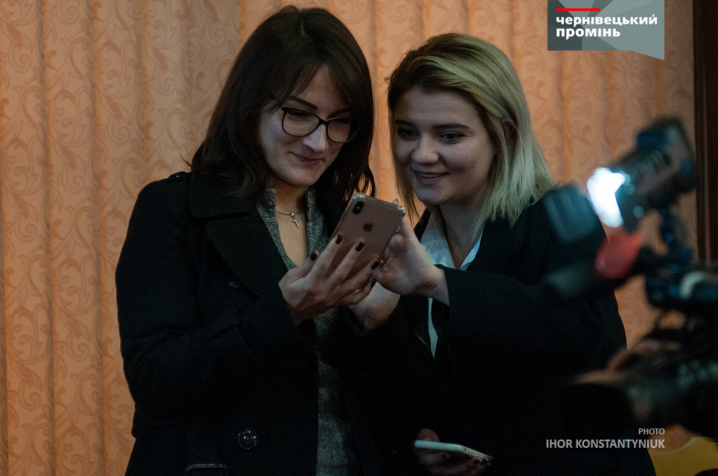 У Червоній залі ЧНУ чернівчанам презентували книгу з унікальними кресленнями та світлинами Резиденції митрополитів Буковини і Далмації У Червоній залі ЧНУ чернівчанам презентували книгу з унікальними кресленнями та світлинами Резиденції митрополитів Буковини і Далмації