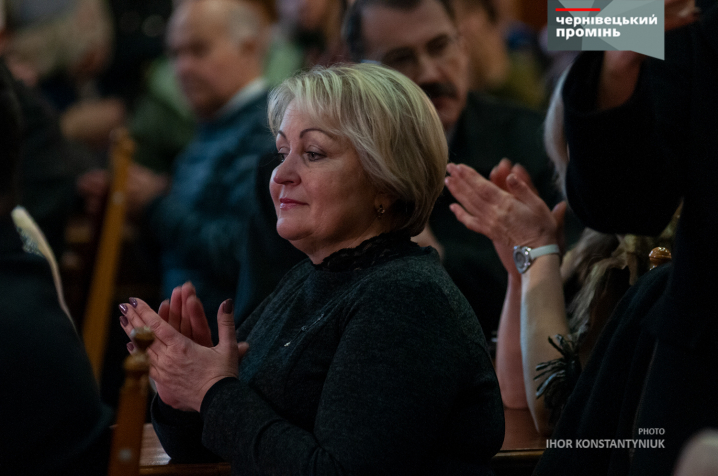 У Червоній залі ЧНУ чернівчанам презентували книгу з унікальними кресленнями та світлинами Резиденції митрополитів Буковини і Далмації У Червоній залі ЧНУ чернівчанам презентували книгу з унікальними кресленнями та світлинами Резиденції митрополитів Буковини і Далмації