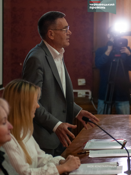 У Червоній залі ЧНУ чернівчанам презентували книгу з унікальними кресленнями та світлинами Резиденції митрополитів Буковини і Далмації У Червоній залі ЧНУ чернівчанам презентували книгу з унікальними кресленнями та світлинами Резиденції митрополитів Буковини і Далмації