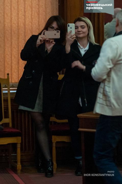 У Червоній залі ЧНУ чернівчанам презентували книгу з унікальними кресленнями та світлинами Резиденції митрополитів Буковини і Далмації У Червоній залі ЧНУ чернівчанам презентували книгу з унікальними кресленнями та світлинами Резиденції митрополитів Буковини і Далмації