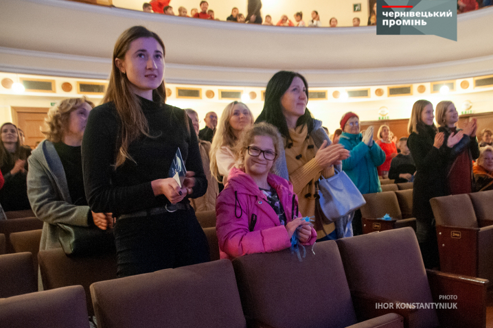 Чернівецький «Особливий театр» зіграє у Києві свою виставу «Океани»