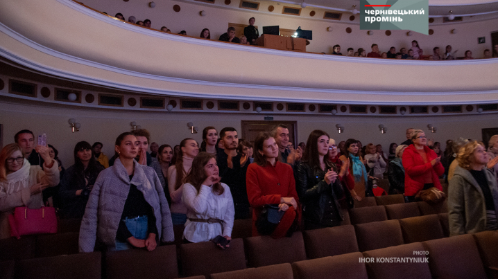 Чернівецький «Особливий театр» зіграє у Києві свою виставу «Океани»