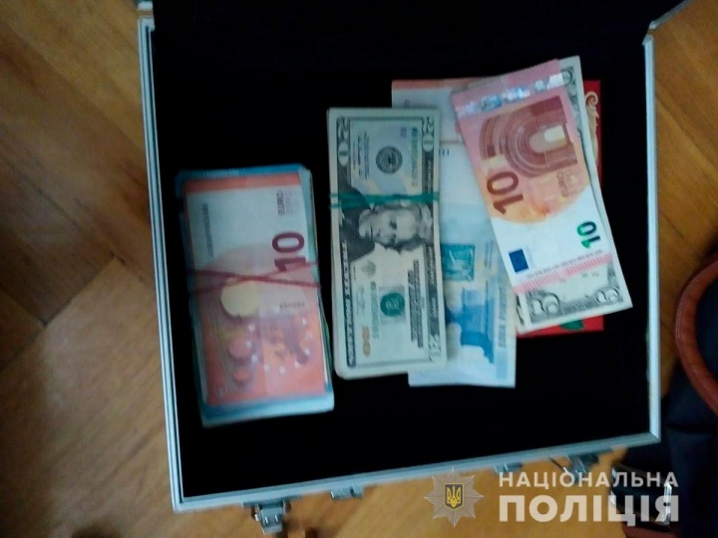 У Чернівцях затримали злочинну групу,  яка виготовляла фальшиві гроші