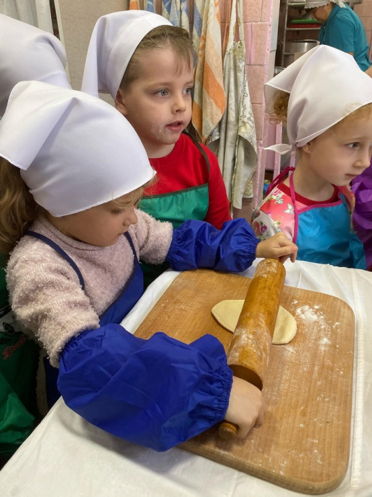 У Новодністровську  вихованці дитячого садка самостійно готували смаколики Захисникам України