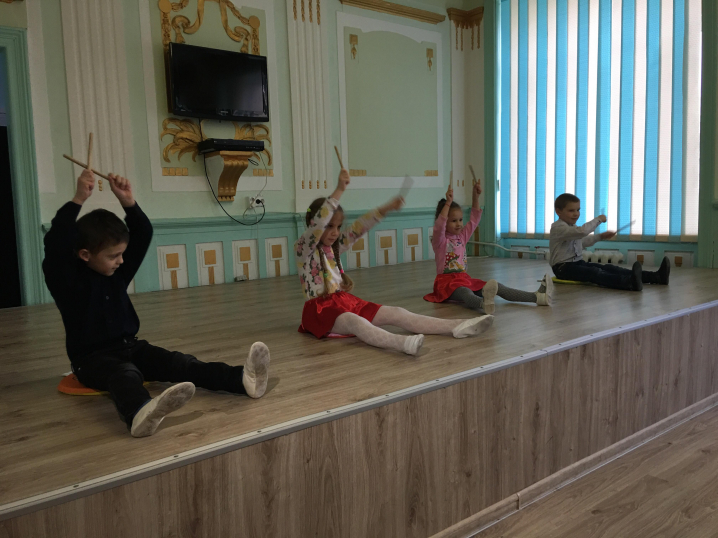 До Міжнародного дня людей з інвалідністю у чернівецькій школі-інтернаті № 2 відбулось свято До Міжнародного дня людей з інвалідністю у чернівецькій школі-інтернаті № 2 відбулось свято