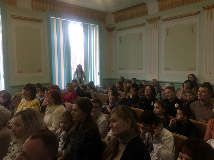 До Міжнародного дня людей з інвалідністю у чернівецькій школі-інтернаті № 2 відбулось свято До Міжнародного дня людей з інвалідністю у чернівецькій школі-інтернаті № 2 відбулось свято