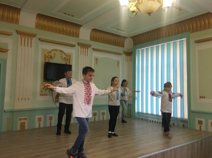 До Міжнародного дня людей з інвалідністю у чернівецькій школі-інтернаті № 2 відбулось свято До Міжнародного дня людей з інвалідністю у чернівецькій школі-інтернаті № 2 відбулось свято