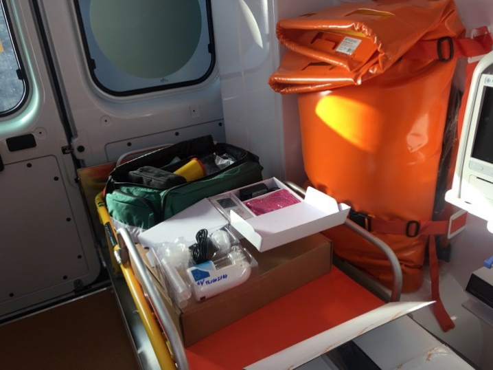 Буковинські медики отримали 2 нових автомобілі швидкої допомоги