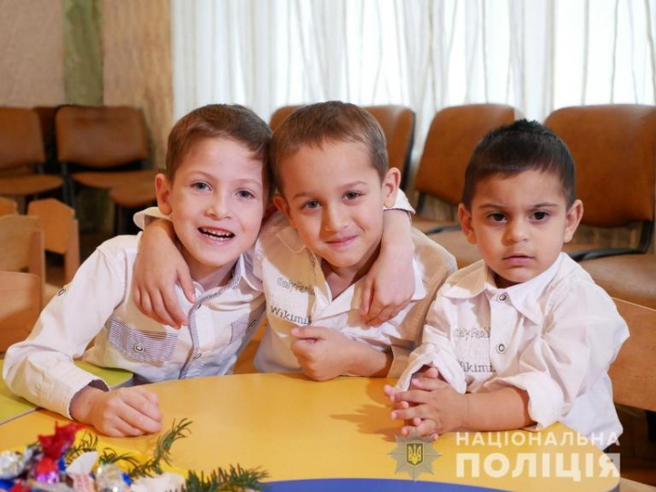 Правоохоронці Буковини привітали з Днем Святого Миколая вихованців Оршівського дитячого будинку