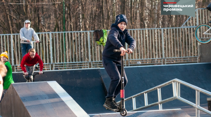 У Чернівцях відкрили скейт-парк