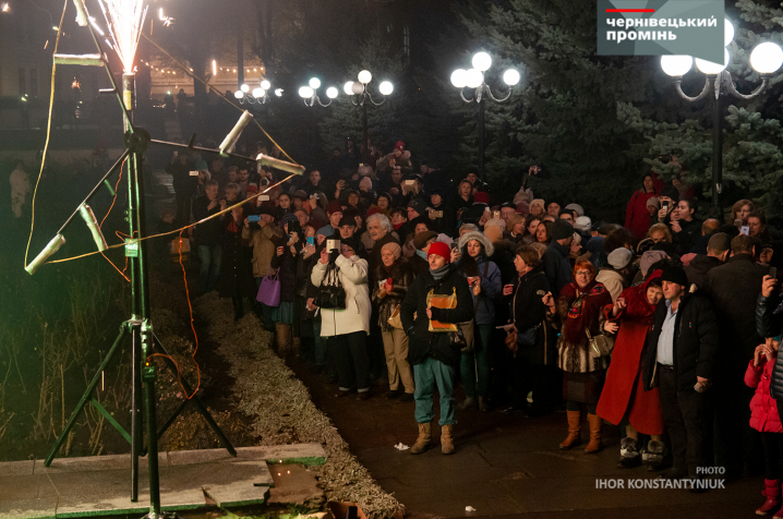 У Чернівцях запалили першу свічку ханукальної Менори