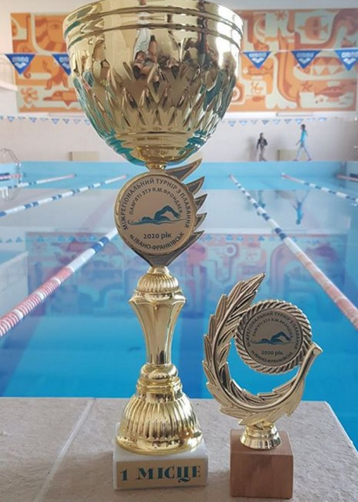 Чернівецькі плавці здобули 14 медалей на турнірі в Івано-Франківську