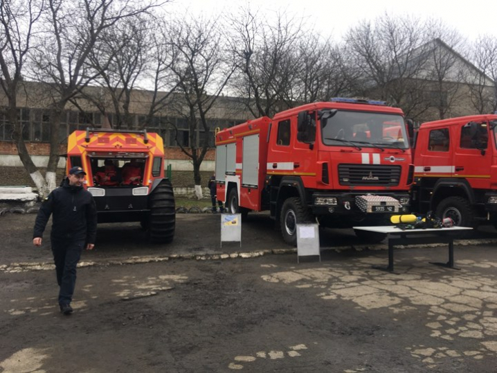 На Буковині рятувальникам передали нову техніку