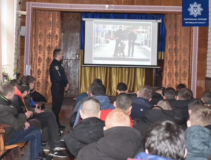 Чернівецьким студентам розповіли про їх права та обов'язки Чернівецьким студентам розповіли про їх права та обов'язки