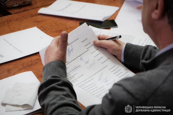 Чернівецька ОДА підписала меморандум про співпрацю із виробниками молочних продуктів