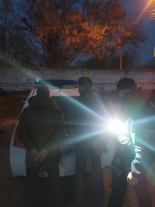 Двоє буковинців вкрали у неповнолітнього телефон Двоє буковинців вкрали у неповнолітнього телефон