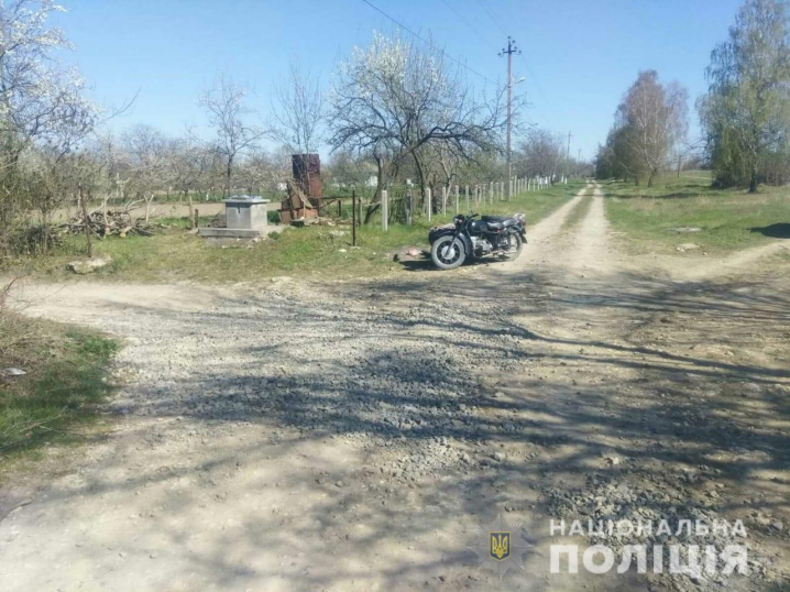 ДТП на Кельменеччині: водій мотоцикла з’їхав у кювет