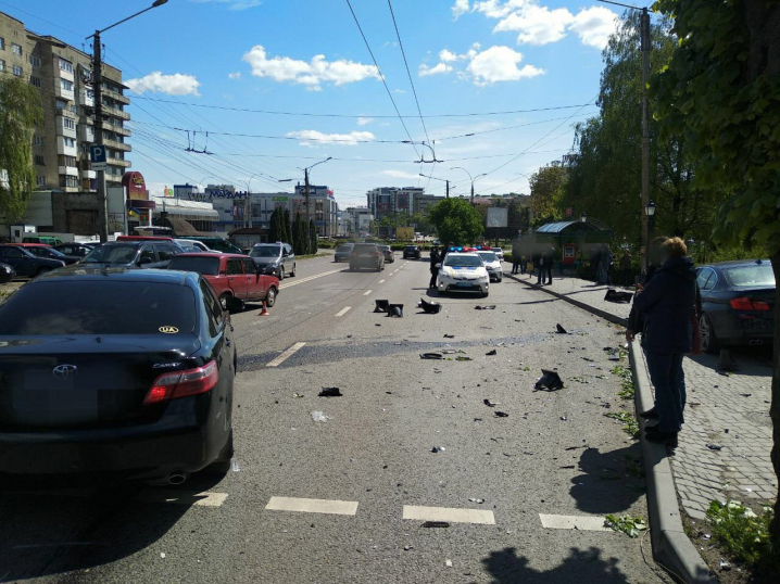 На вулиці Героїв Майдану ДТП: зіткнулись дві іномарки