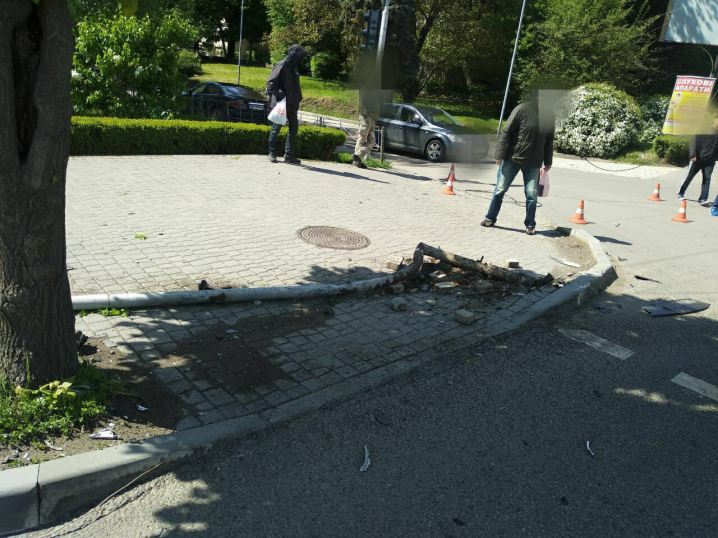 На вулиці Героїв Майдану ДТП: зіткнулись дві іномарки