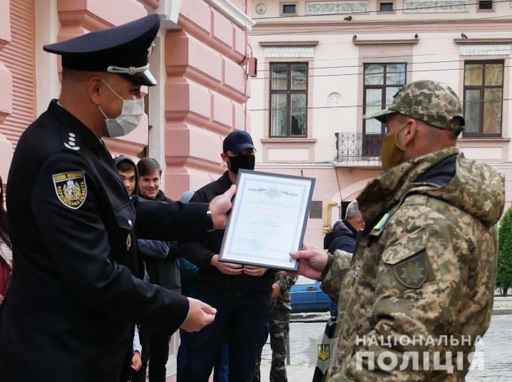 На Буковину повернулися правооохоронці, які несли службу на Сході України