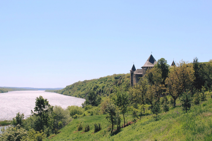 Екотуризм на Буковині: у Хотині створюють дендропарк