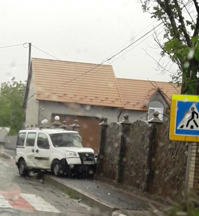 ДТП на Буковині: водія доправили до лікарні 