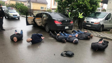 У Києві масова стрілянина: є поранені та затримані