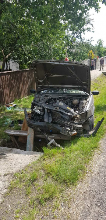 ДТП на Кіцманщині: водійка не впоралась з керуванням та допустила з'їзд у кювет